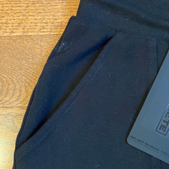 Alphalete athletic shorts - Picture 2 of 9